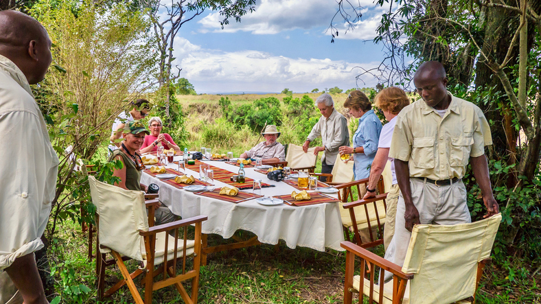 A bush lunch on safari
